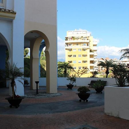 埃斯特波纳Puerto Blanco公寓 外观 照片