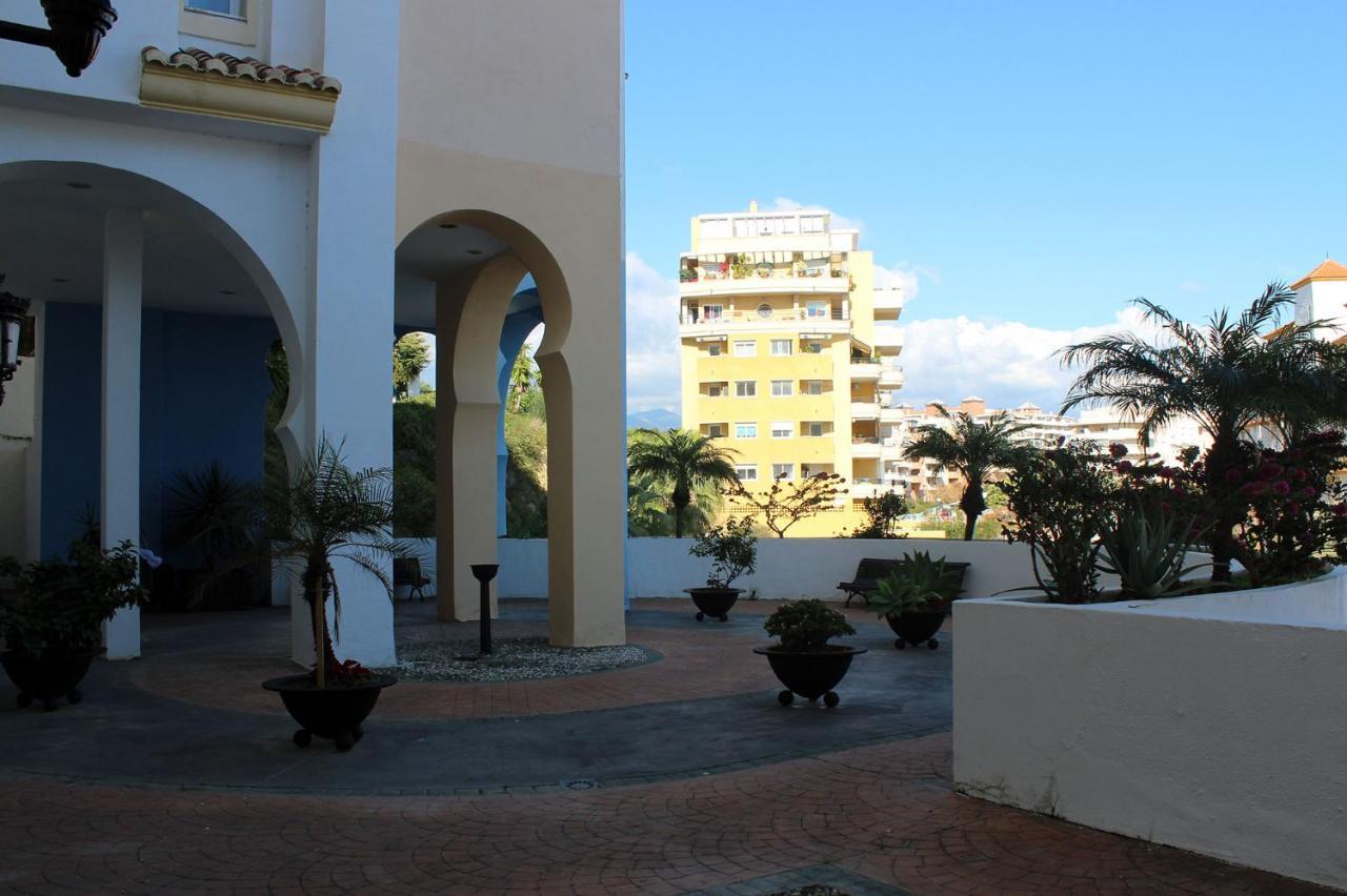 埃斯特波纳Puerto Blanco公寓 外观 照片